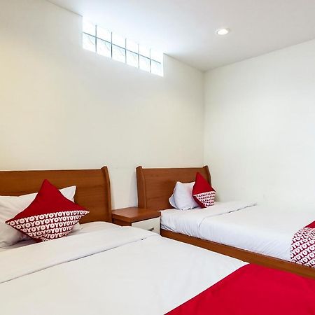 Oyo 294 Andrea Residence Syariah Medan Esterno foto