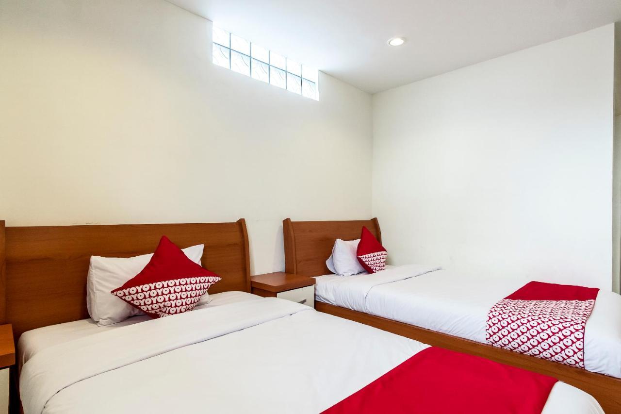 Oyo 294 Andrea Residence Syariah Medan Esterno foto