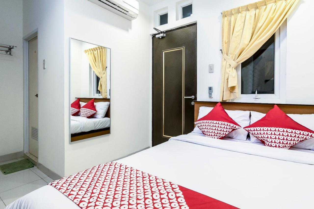 Oyo 294 Andrea Residence Syariah Medan Esterno foto