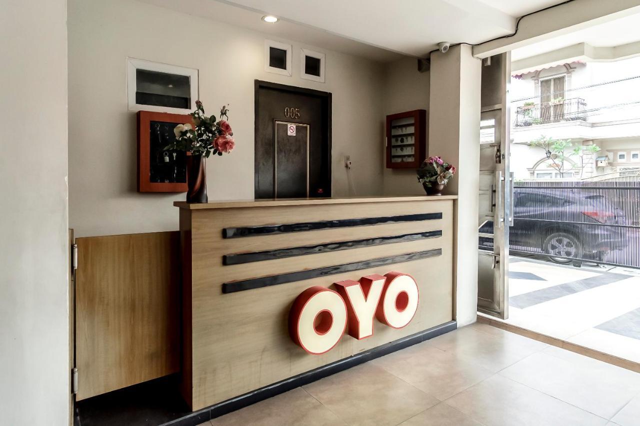Oyo 294 Andrea Residence Syariah Medan Esterno foto