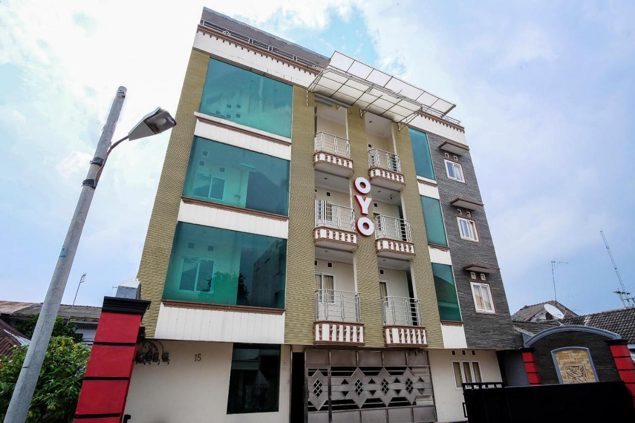 Oyo 294 Andrea Residence Syariah Medan Esterno foto
