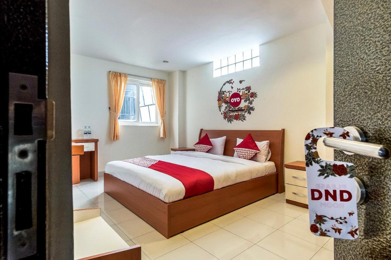 Oyo 294 Andrea Residence Syariah Medan Esterno foto