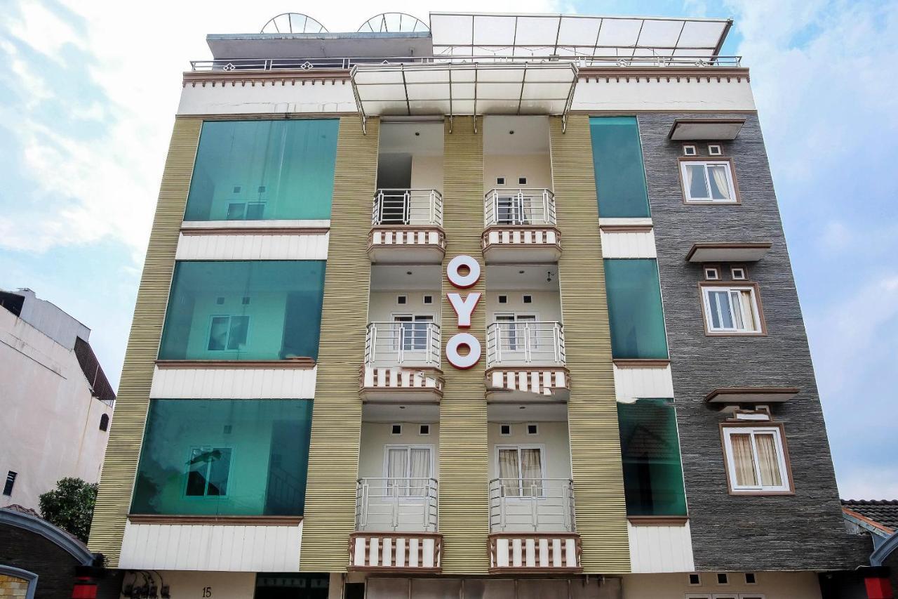 Oyo 294 Andrea Residence Syariah Medan Esterno foto