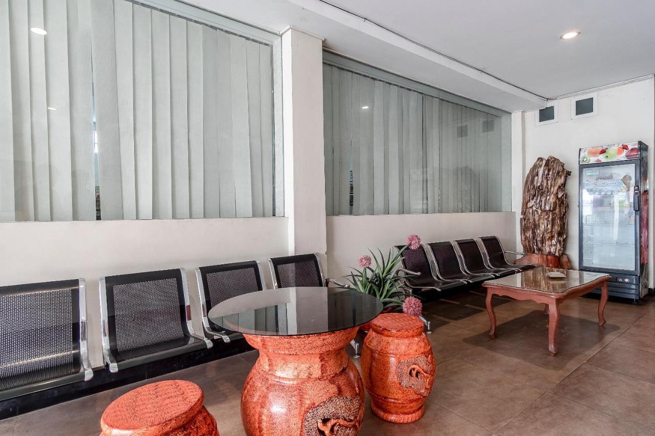 Oyo 294 Andrea Residence Syariah Medan Esterno foto